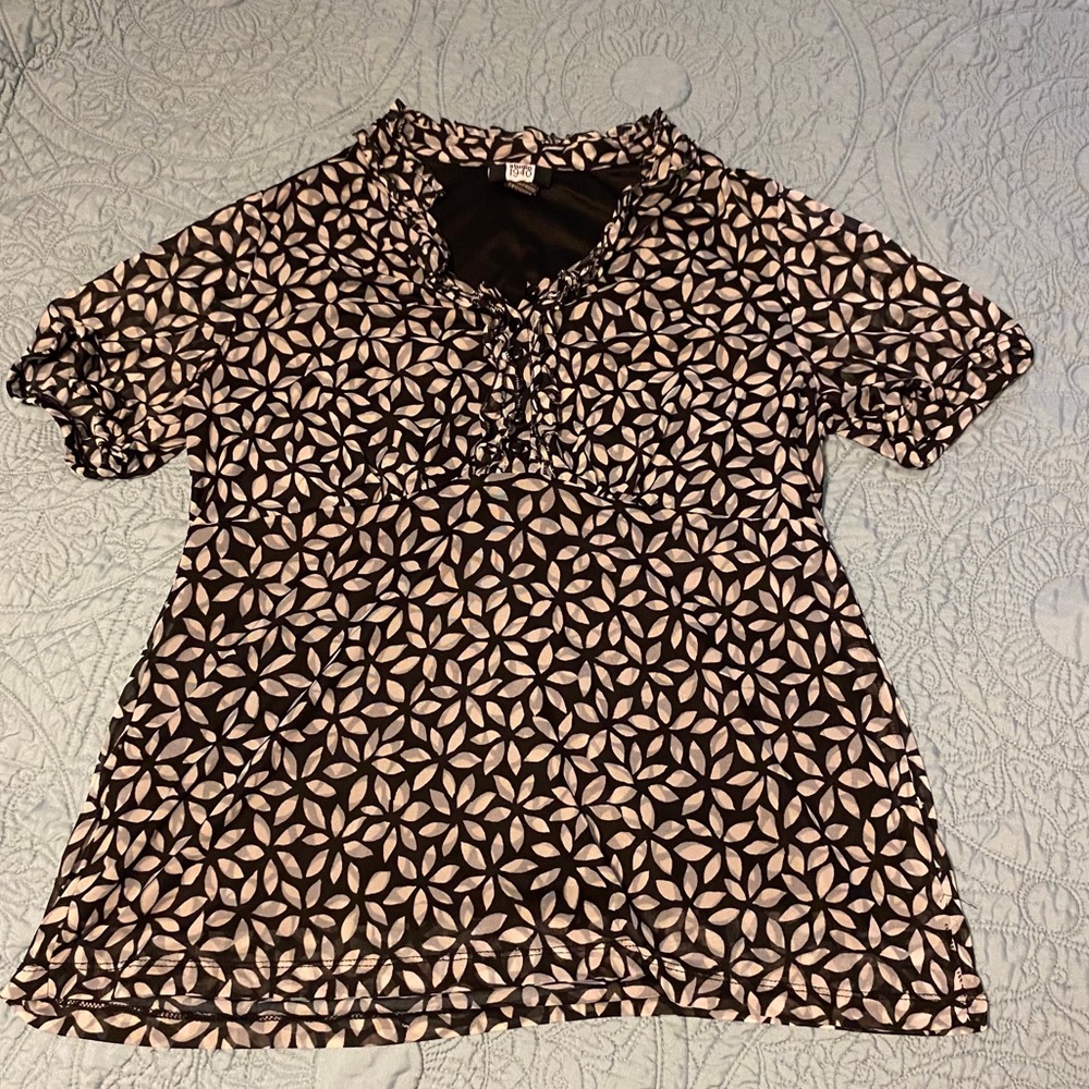Black and White Floral Top